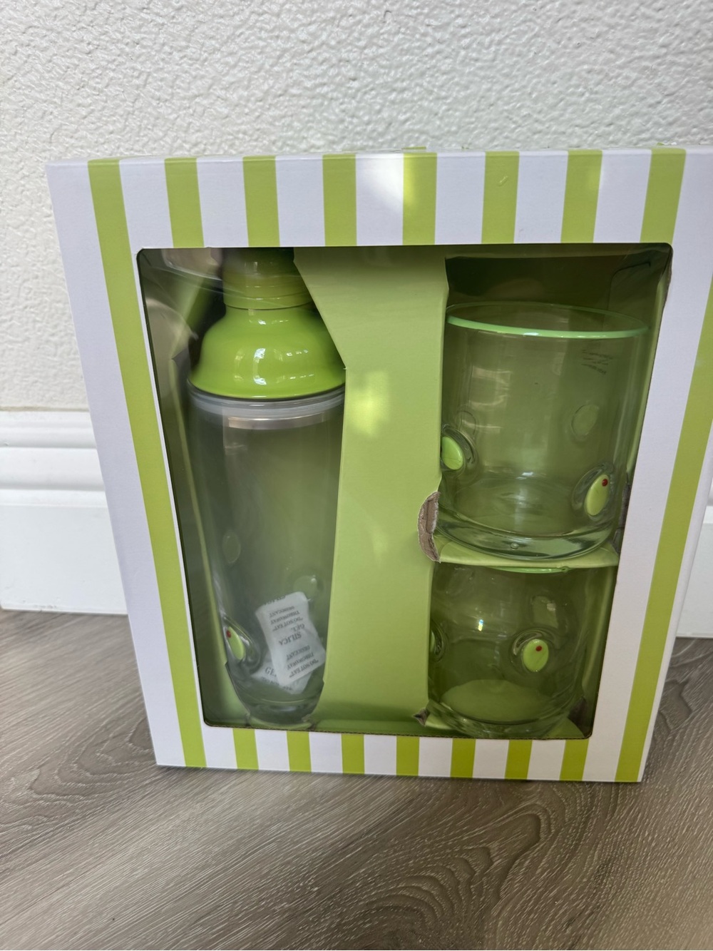 Green Glass Barware Set - 3-Piece Cocktail Shaker and Glasses Olive 🫒